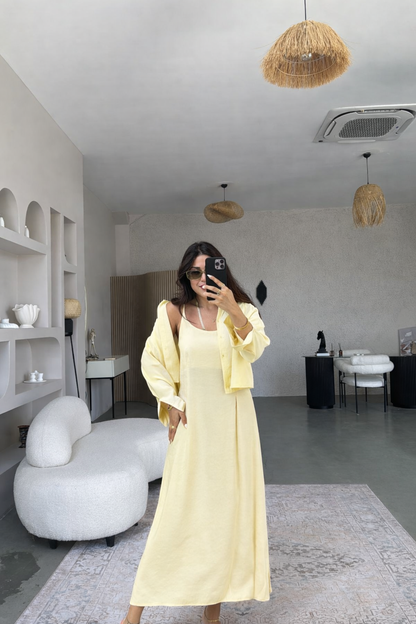 Ensemble minimaliste – robe & surchemise